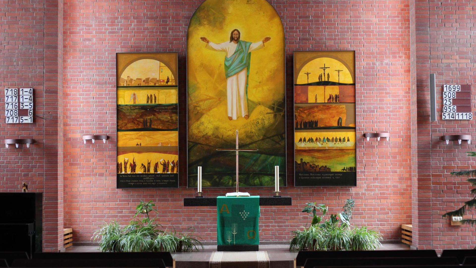 Der Altar der Christuskirche in Omsk, Sibirien Der Altar der Christuskirche in Omsk, Sibirien