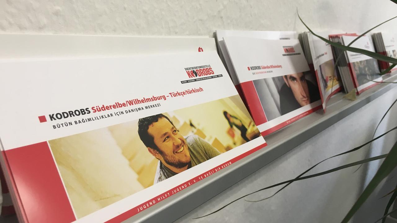 Flyer in der Suchtberatungsstelle Kodrobs in Hamburg-Wilhelmsburg Flyer in der Suchtberatungsstelle Kodrobs in Hamburg-Wilhelmsburg