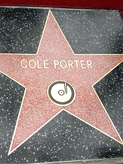 Der Stern von Cole Porter auf dem Hollywood Walk of Fame in Los Angeles wurde posthum am 21.5.2007 eingesetzt