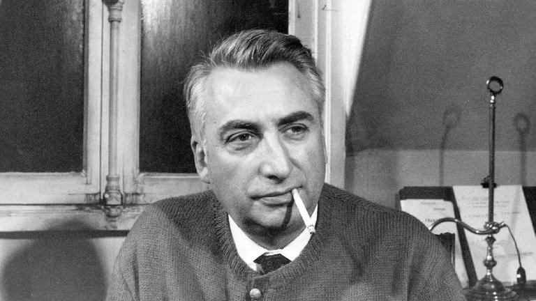 Der Literaturtheoretiker Roland Barthes. Aufgenommen 1970 in Paris. Der Literaturtheoretiker Roland Barthes. Aufgenommen 1970 in Paris.