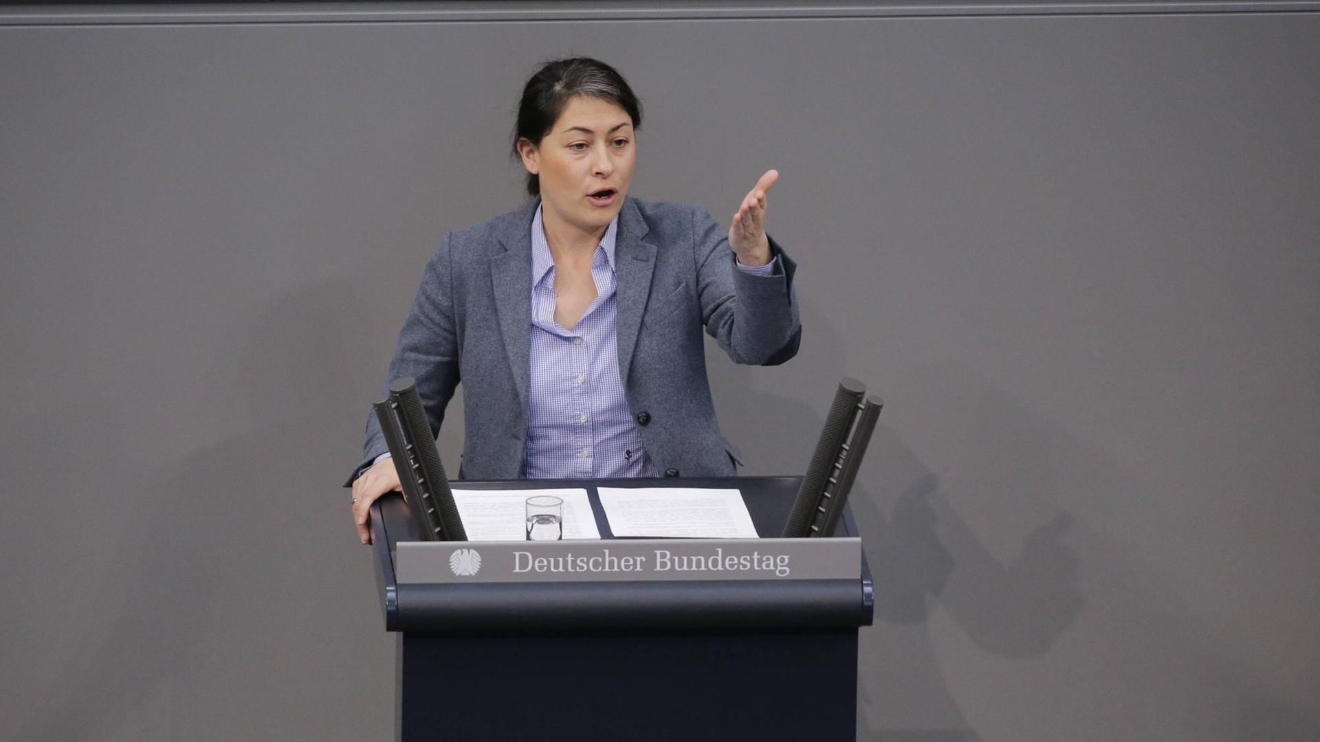 Filiz Polat, Sprecherin der Fraktion von BÜNDNIS 90/DIE GRÜNEN für Migration und Integration im Bundestag. Filiz Polat, Sprecherin der Fraktion von BÜNDNIS 90/DIE GRÜNEN für Migration und Integration im Bundestag.