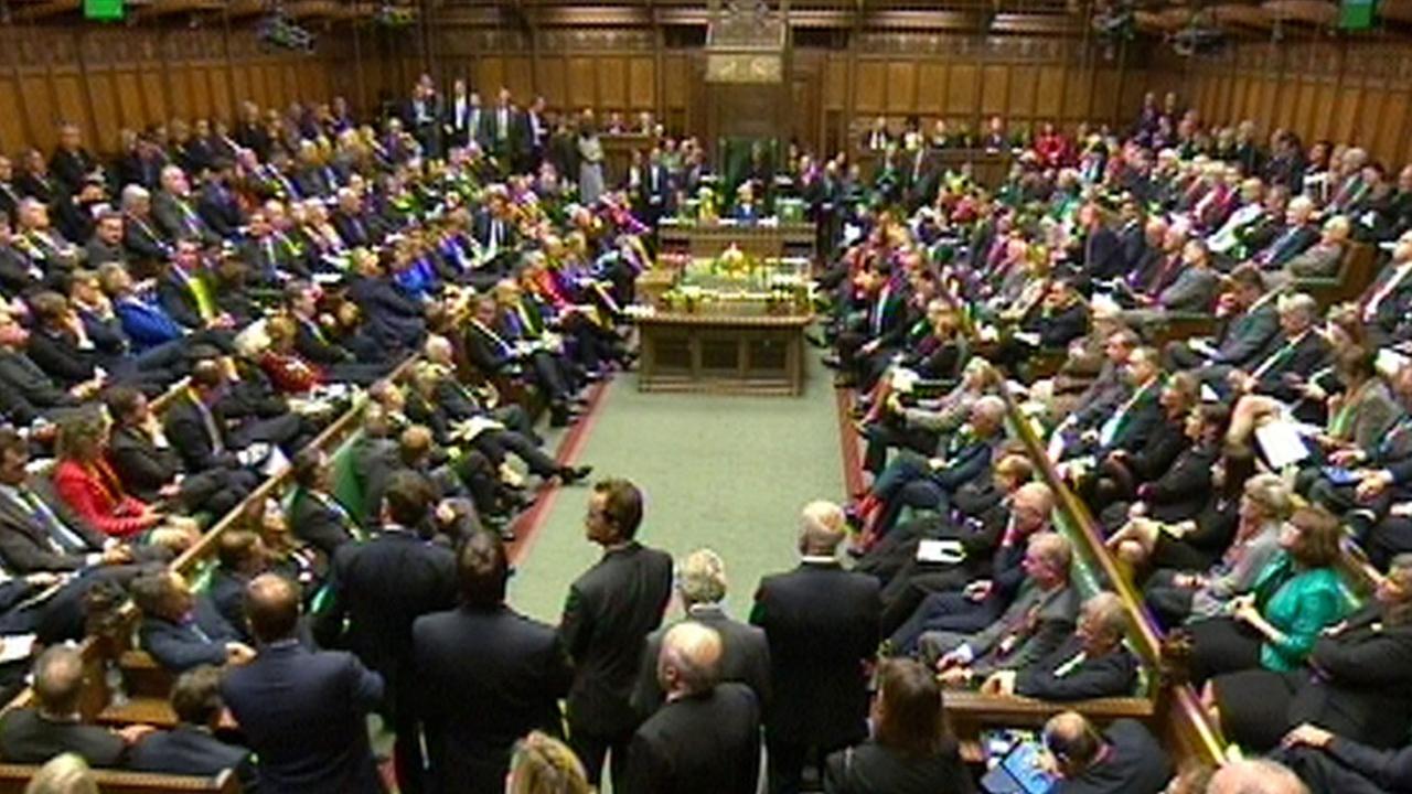 Das britische House of Parliaments während der Debatte über Luftangriffe in Syrien und dem Irak. Das britische House of Parliaments während der Debatte über Luftangriffe in Syrien und dem Irak.