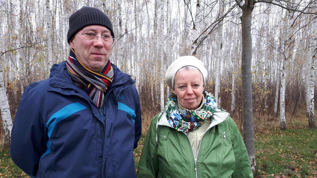 Christian und Claudia von Gélieu während eines Gangs durch ihr Viertel. Christian und Claudia von Gélieu während eines Gangs durch ihr Viertel.
