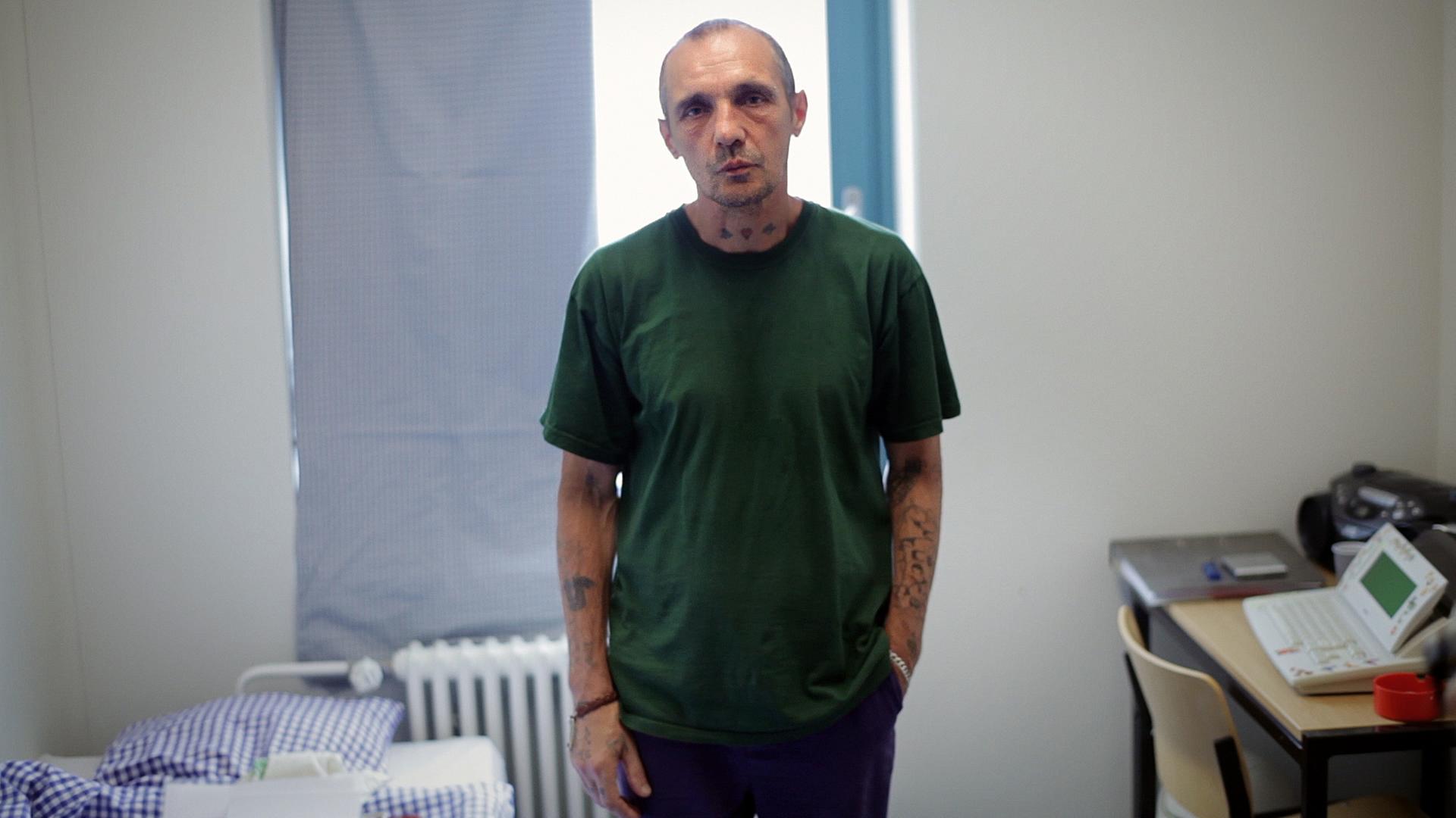Gefängnisinsasse Kenny Berger im Film "Von der Beraubung der Zeit" Gefängnisinsasse Kenny Berger im Film "Von der Beraubung der Zeit"