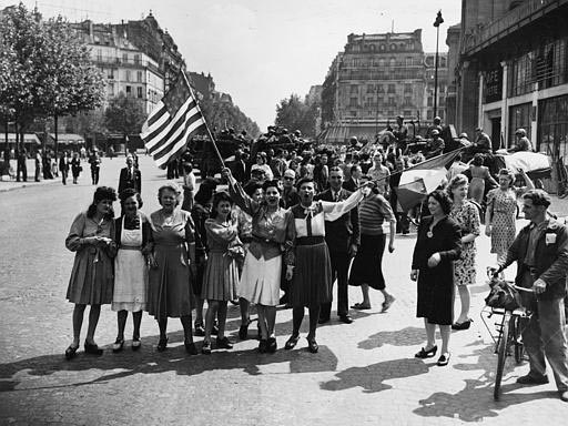 Franzosen feiern die Befreiung von der deutschen Besatzung am 25. August 1944 Franzosen feiern die Befreiung von der deutschen Besatzung am 25. August 1944