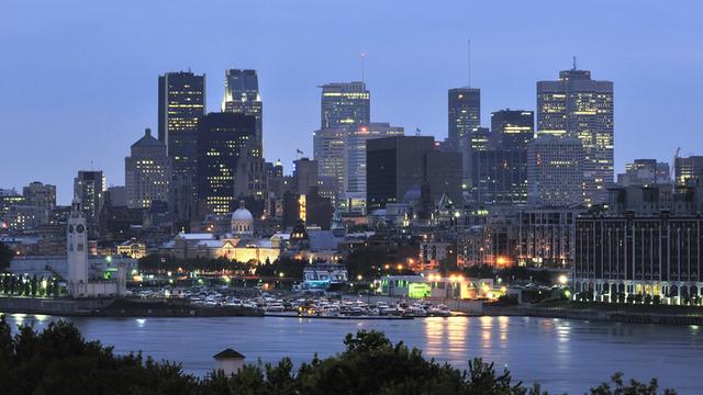 Quebec - Skyline der Innenstadt am Wasser