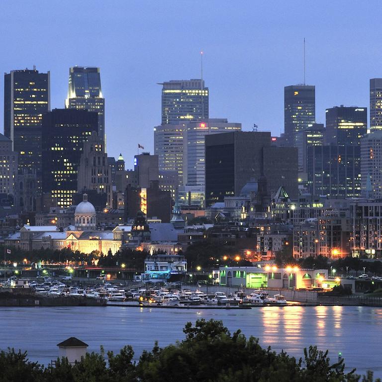 Quebec - Skyline der Innenstadt am Wasser