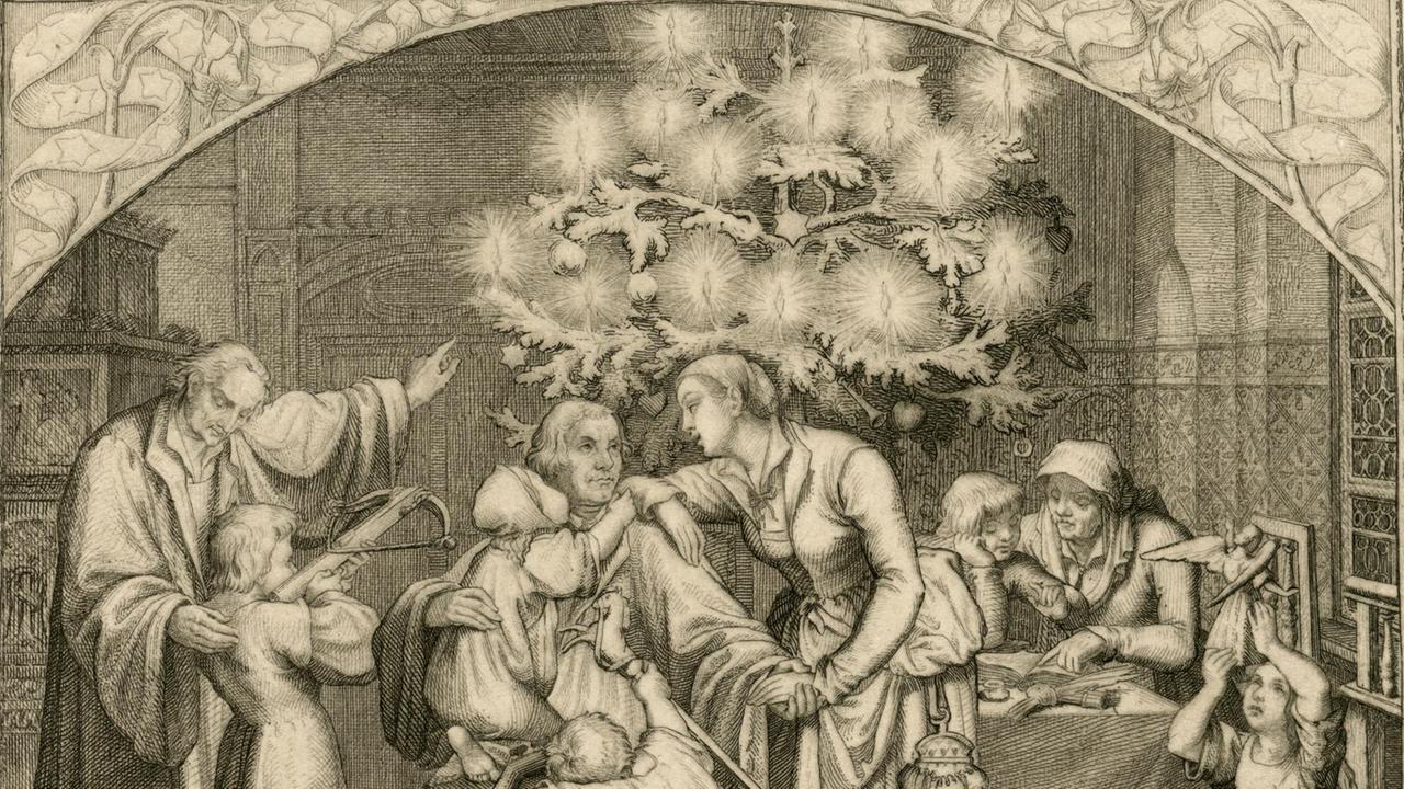Eine idealisierte Zeichnung zeigt Luther im Kreise seiner Familie vor einem großen Weihnachtsbaum voller Kerzen. Eine idealisierte Zeichnung zeigt Luther im Kreise seiner Familie vor einem großen Weihnachtsbaum voller Kerzen.