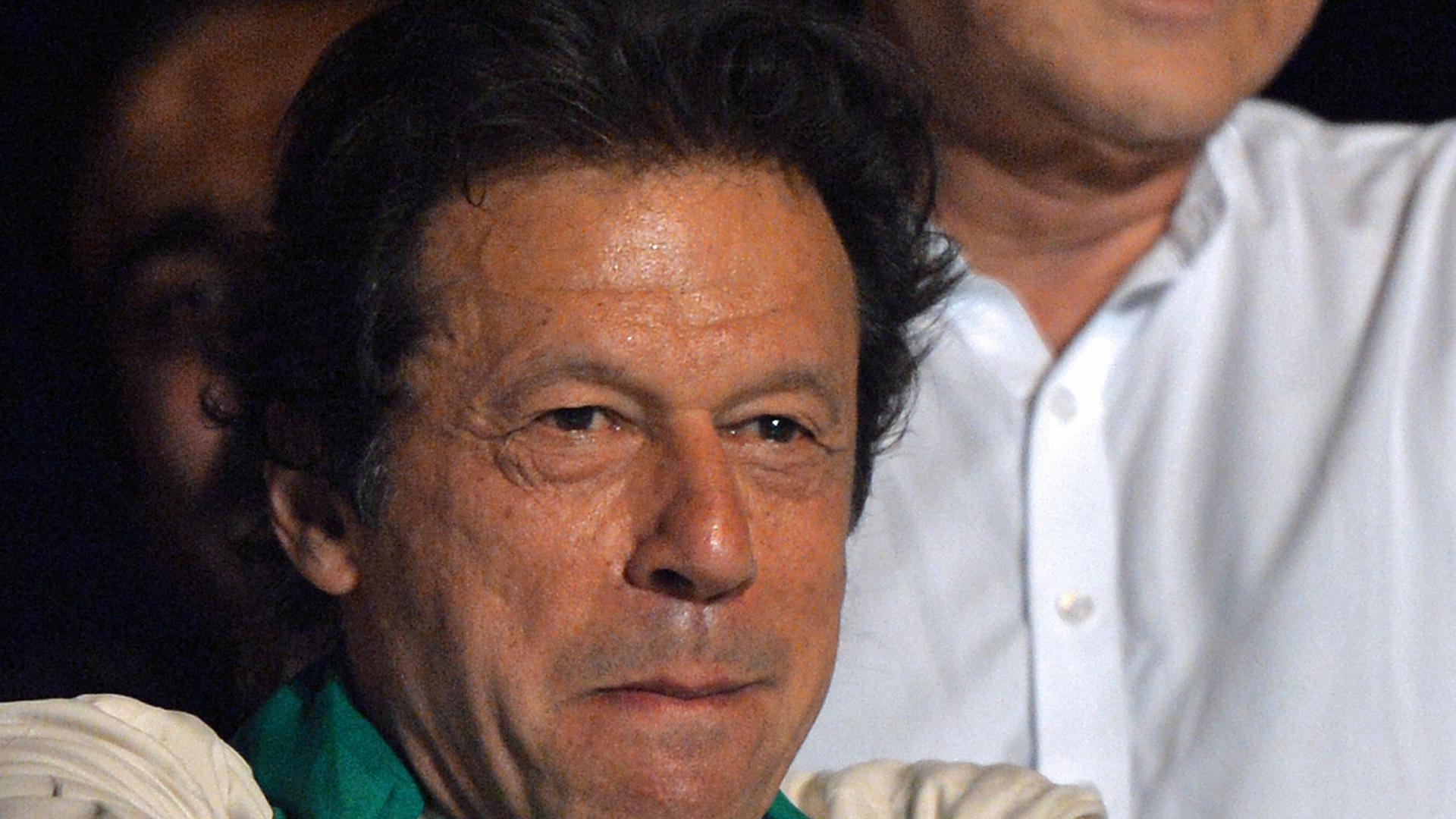 Pakistan Haft für ExPremier Khan fast 1.000 Anhänger