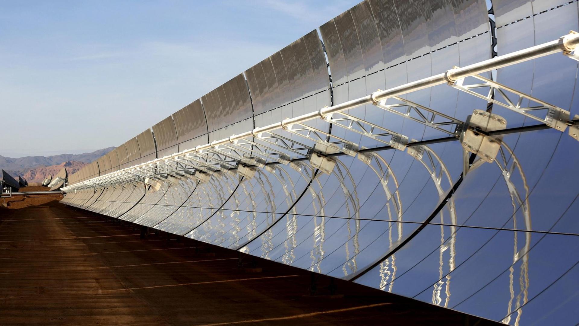 Solaranlage im marokkanischen Ouarzazate Solaranlage im marokkanischen Ouarzazate