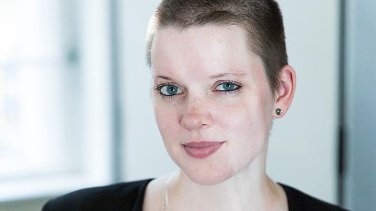 Portrait der Philosophin Janina Loh. Portrait der Philosophin Janina Loh.