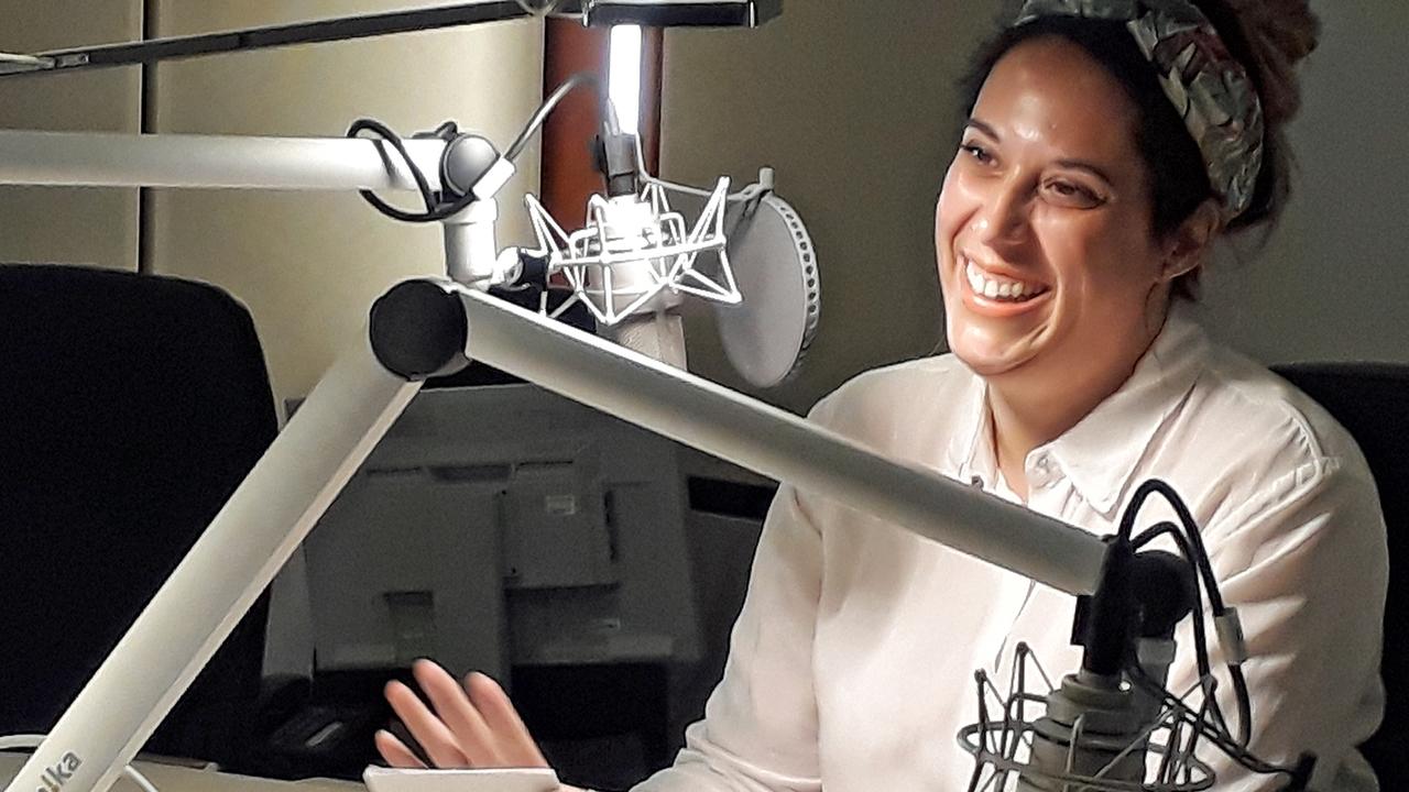 Andrea Pinto von der Agentur Klutoo im Studio von Deutschlandfunk Kultur. Andrea Pinto von der Agentur Klutoo im Studio von Deutschlandfunk Kultur.