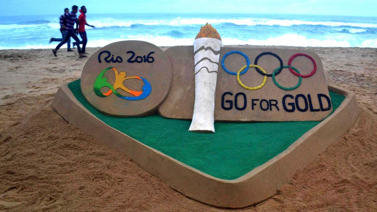 Schild mit Logo der Olympischen Spiele 2016 und Paralympischen Spiele am Maracana-Stadion in Rio de Janeiro.