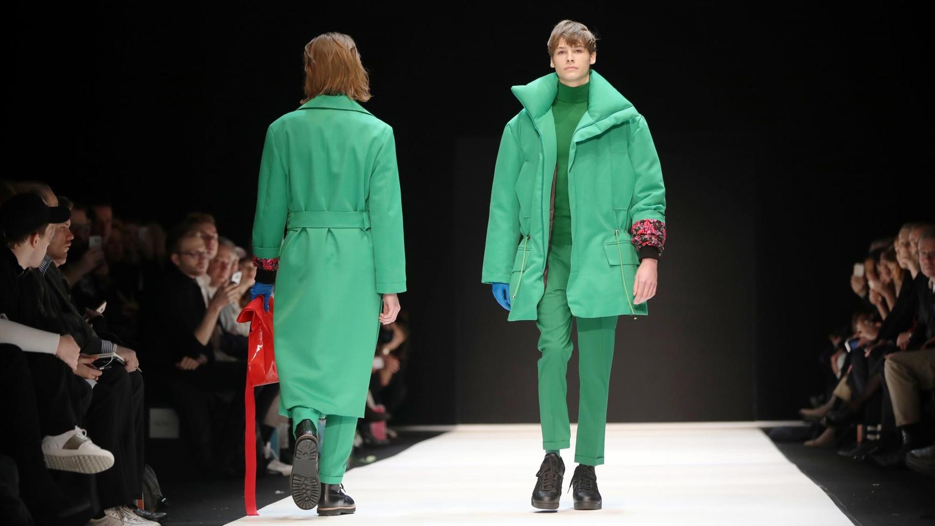 Models präsentieren am 16.01.2018 bei der Fashion Week in Berlin eine Kollektion des Modelabels "Ivanman". Models präsentieren am 16.01.2018 bei der Fashion Week in Berlin eine Kollektion des Modelabels "Ivanman".