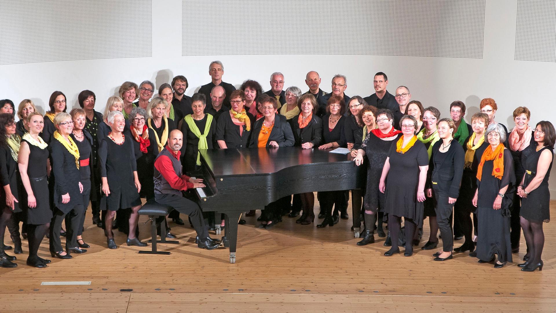 Der Chor Cantanima aus Homburg/Saar. Der Chor Cantanima aus Homburg/Saar.