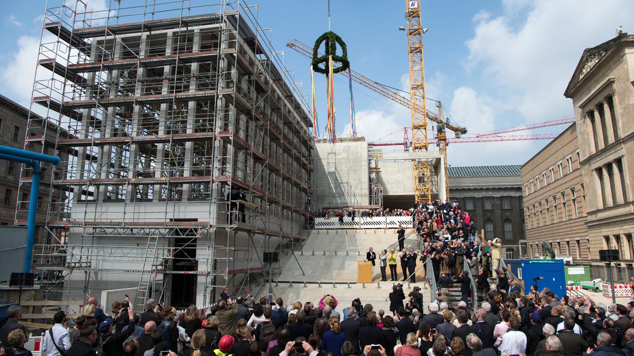 Richtfest für die James-Simon-Galerie, das neue Eingangsgebäude der Berliner Museumsinsel Richtfest für die James-Simon-Galerie, das neue Eingangsgebäude der Berliner Museumsinsel