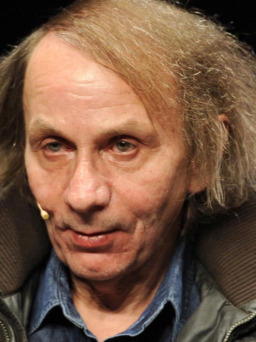 Porträtfoto des französischen Autors Michel Houellebecq, der am 19.01.2015 in Köln seinen Roman "Unterwerfung" im Rahmen des internationalen Literaturfestival Lit.Cologne vorstellt.