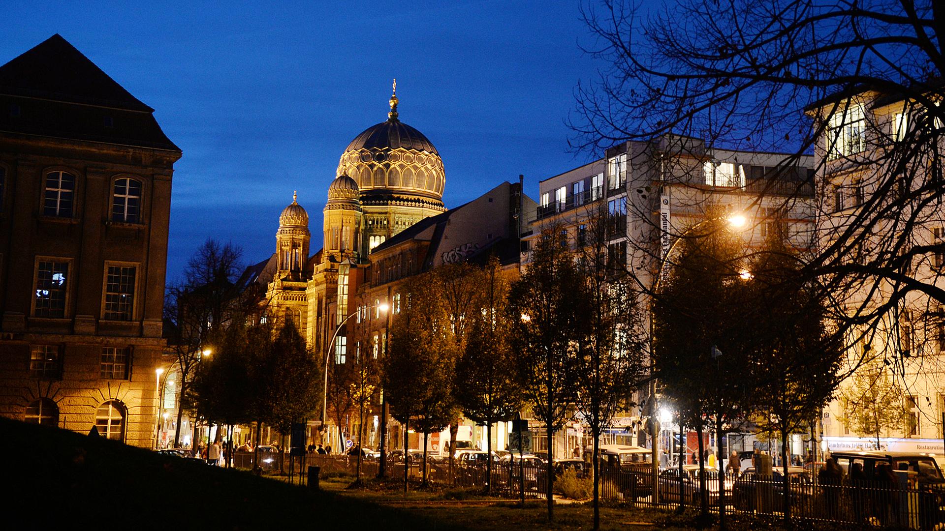 Die Neue Synagoge in der Oranienburger Straße, Berlin. Die Neue Synagoge in der Oranienburger Straße, Berlin.
