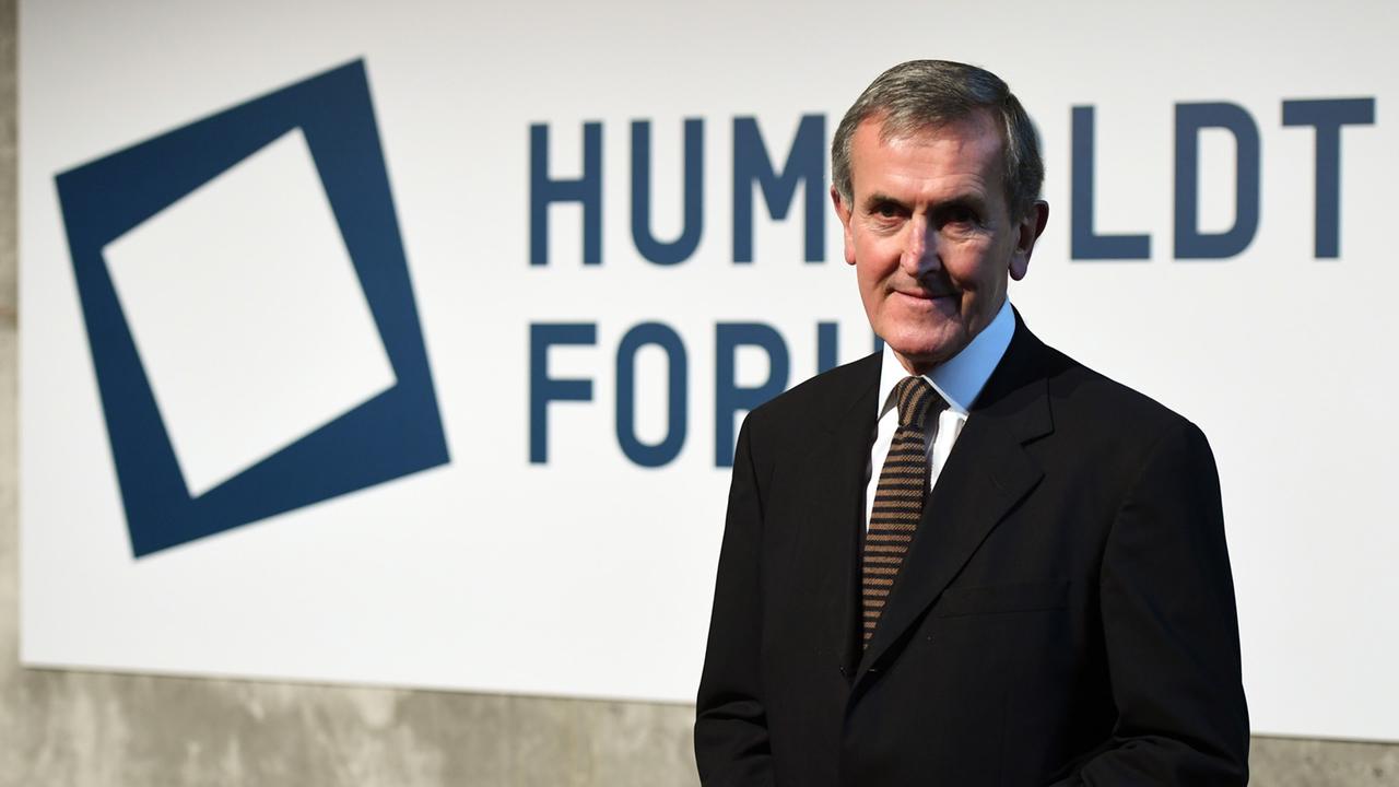 Der Intendant des Berliner Humboldtforums, der britische Kunsthistoriker Neil MacGregor, aufgenommen am 2.11.2016 Der Intendant des Berliner Humboldtforums, der britische Kunsthistoriker Neil MacGregor, aufgenommen am 2.11.2016