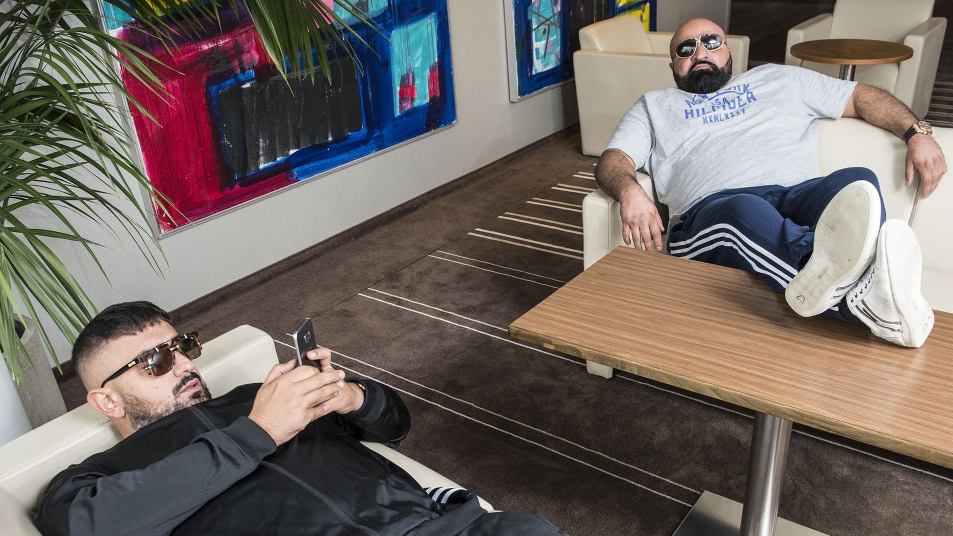 Die Rapper Xatar (r) und Aykut Anhan, alias Haftbefehl Die Rapper Xatar (r) und Aykut Anhan, alias Haftbefehl