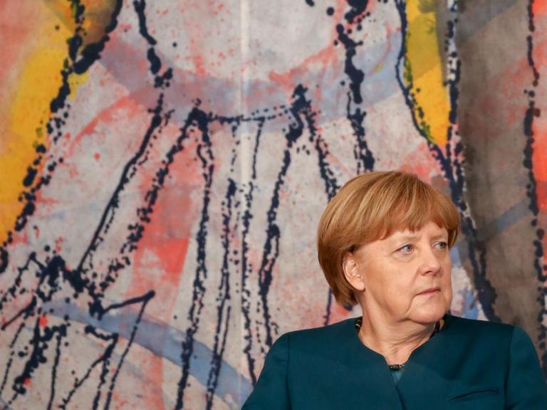 Bundeskanzlerin Angela Merkel (CDU) besucht am 03.05.2016 in Berlin bei das französische Gymnasium Lyceé Francais