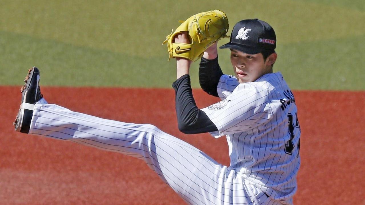 Der Baseball-Rookie Roki Sasaki beim Abwurf in Tokyo, 24.März 2020. Der Baseball-Rookie Roki Sasaki beim Abwurf in Tokyo, 24.März 2020.
