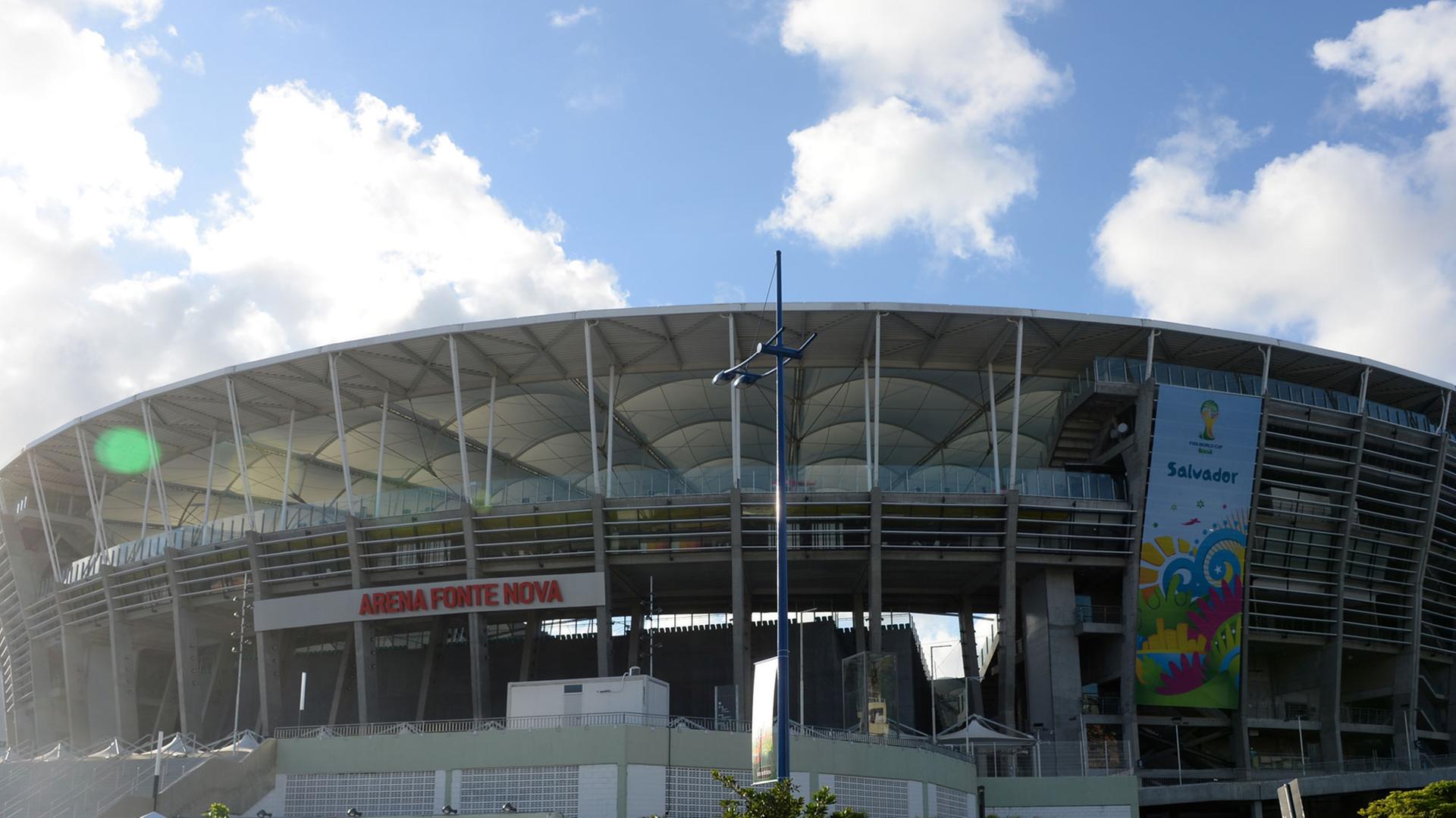 Die neugebaute Arena Fonte Nova in Salvador Bahia an der Ostküste Brasiliens. Entworfen von dem deutschen Architekturbüro Schulitz und Partner. Die neugebaute Arena Fonte Nova in Salvador Bahia an der Ostküste Brasiliens. Entworfen von dem deutschen Architekturbüro Schulitz und Partner.