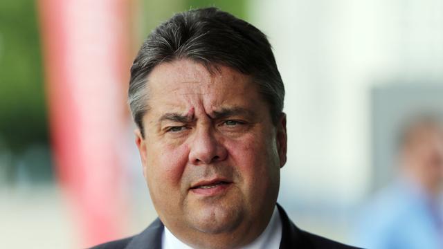 Bundeswirtschaftsminister Sigmar Gabriel (SPD) fotografiert am 19.05.2014 in Köln (Nordrhein-Westfalen).