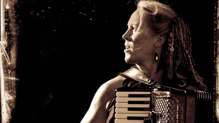 Die Musikerin Cathrin Pfeifer Die Musikerin Cathrin Pfeifer