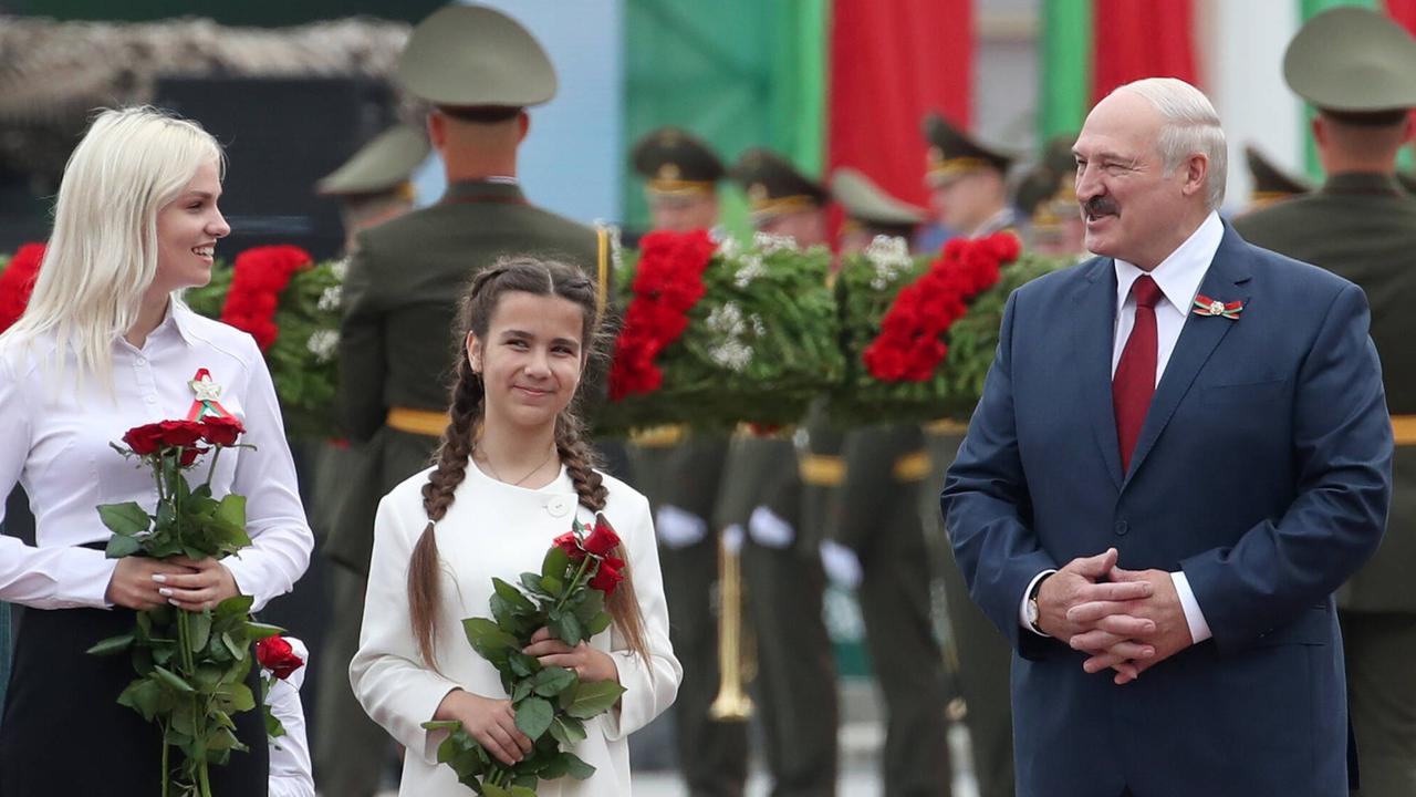 Der belarussische Präsident Alexander Lukaschenko während des Präsidentschaftswahlkampfs 2020. Der belarussische Präsident Alexander Lukaschenko während des Präsidentschaftswahlkampfs 2020.