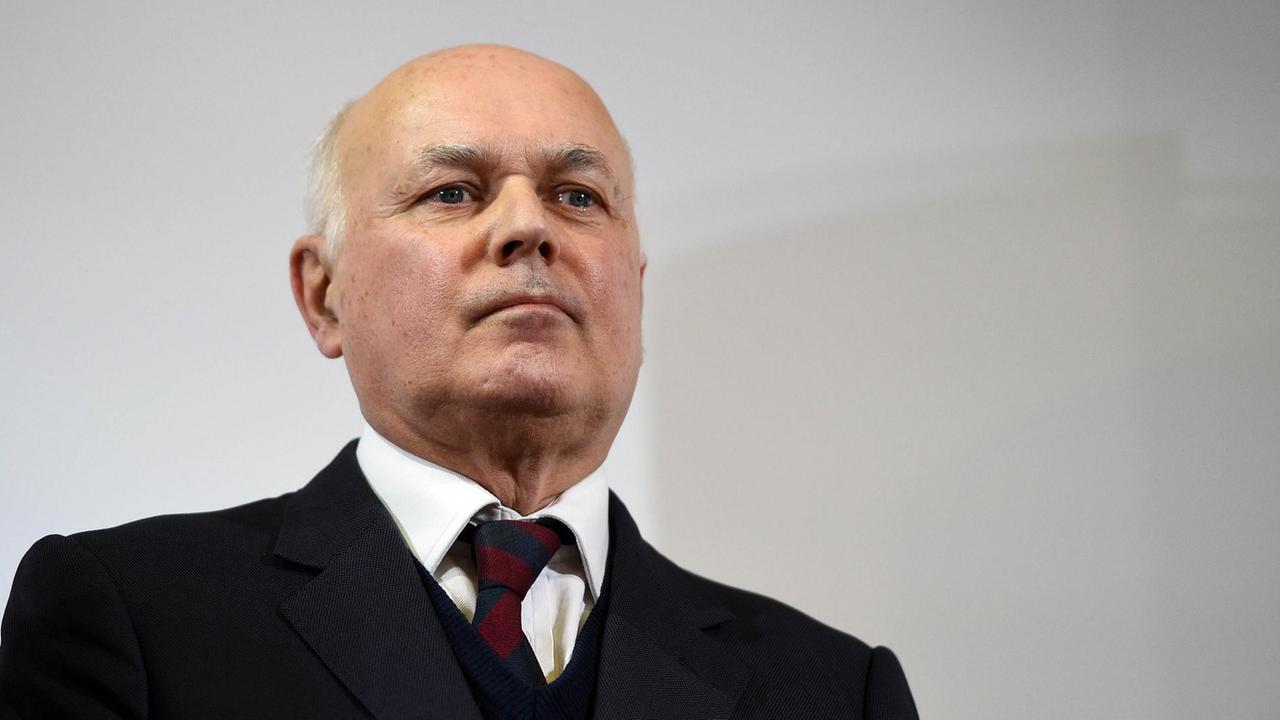 . 12/12/2019. London, United Kingdom. Chingford and Woodford Green General Election Count. Waltham Forest Town Hall. Iain Duncan Smith MP retains his seat in the London constituency of Chinford and Woodford Green. The candidates standing for Chingford and Woodford Green were, Iain Duncan Smith MP, Conservatives, Faiza Shaheen, Labour Party and Geoff Seeff, Liberal Democrats. PUBLICATIONxINxGERxSUIxAUTxHUNxONLY xPetexMaclainex/xi-Imagesx IIM-20559-0023 . 12/12/2019. London, United Kingdom. Chingford and Woodford Green General Election Count. Waltham Forest Town Hall. Iain Duncan Smith MP retains his seat in the London constituency of Chinford and Woodford Green. The candidates standing for Chingford and Woodford Green were, Iain Duncan Smith MP, Conservatives, Faiza Shaheen, Labour Party and Geoff Seeff, Liberal Democrats. PUBLICATIONxINxGERxSUIxAUTxHUNxONLY xPetexMaclainex/xi-Imagesx IIM-20559-0023