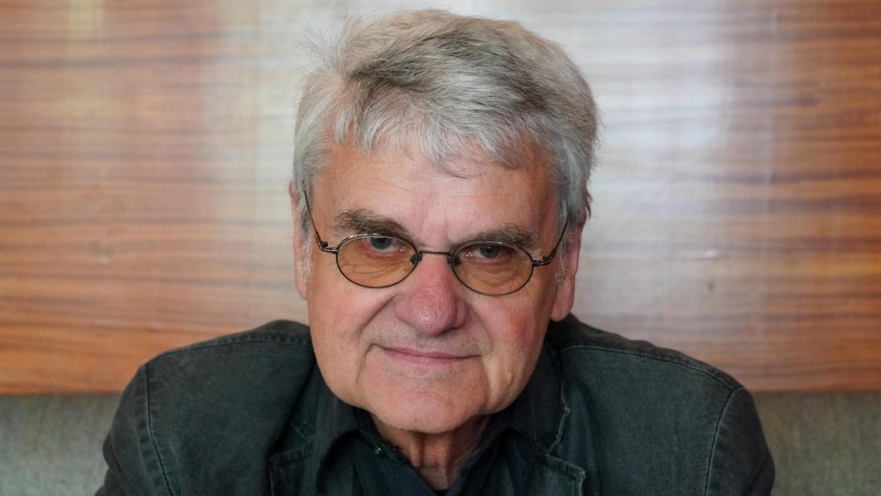 Porträt von Bernd-Lutz Lange, deutscher Autor und Kabarettist Porträt von Bernd-Lutz Lange, deutscher Autor und Kabarettist