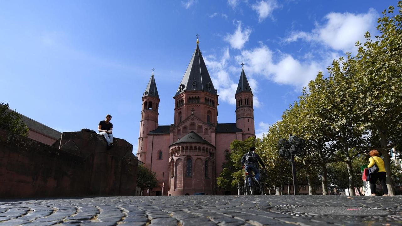 Rheinland-Pfalz, Mainz: Blick auf den Mainzer Dom.