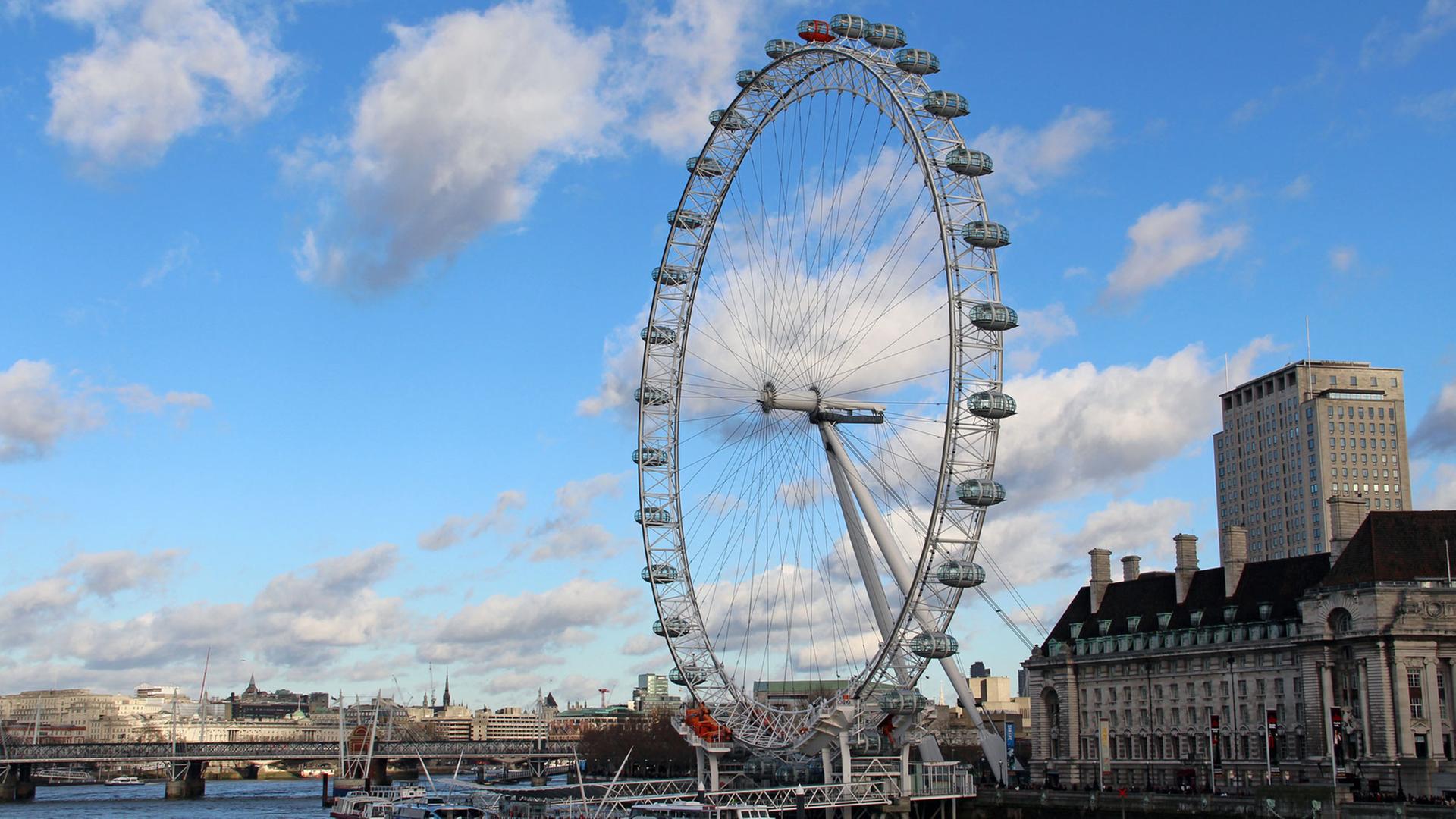 Das Riesenrad "London Eye" am Südufer der Themse ist das größte Europas. Das Riesenrad "London Eye" am Südufer der Themse ist das größte Europas.
