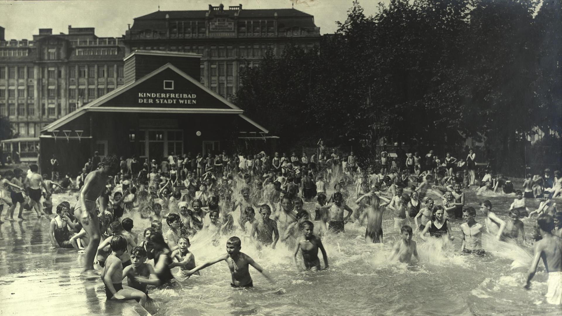 Kinderfreibad am Wiener Margartengürtel um 1926 Kinderfreibad am Wiener Margartengürtel um 1926