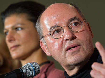 Linken-Fraktionschef Gysi nach der Klausurtagung mit seiner ersten Stellvertreterin Wagenknecht Linken-Fraktionschef Gysi nach der Klausurtagung mit seiner ersten Stellvertreterin Wagenknecht