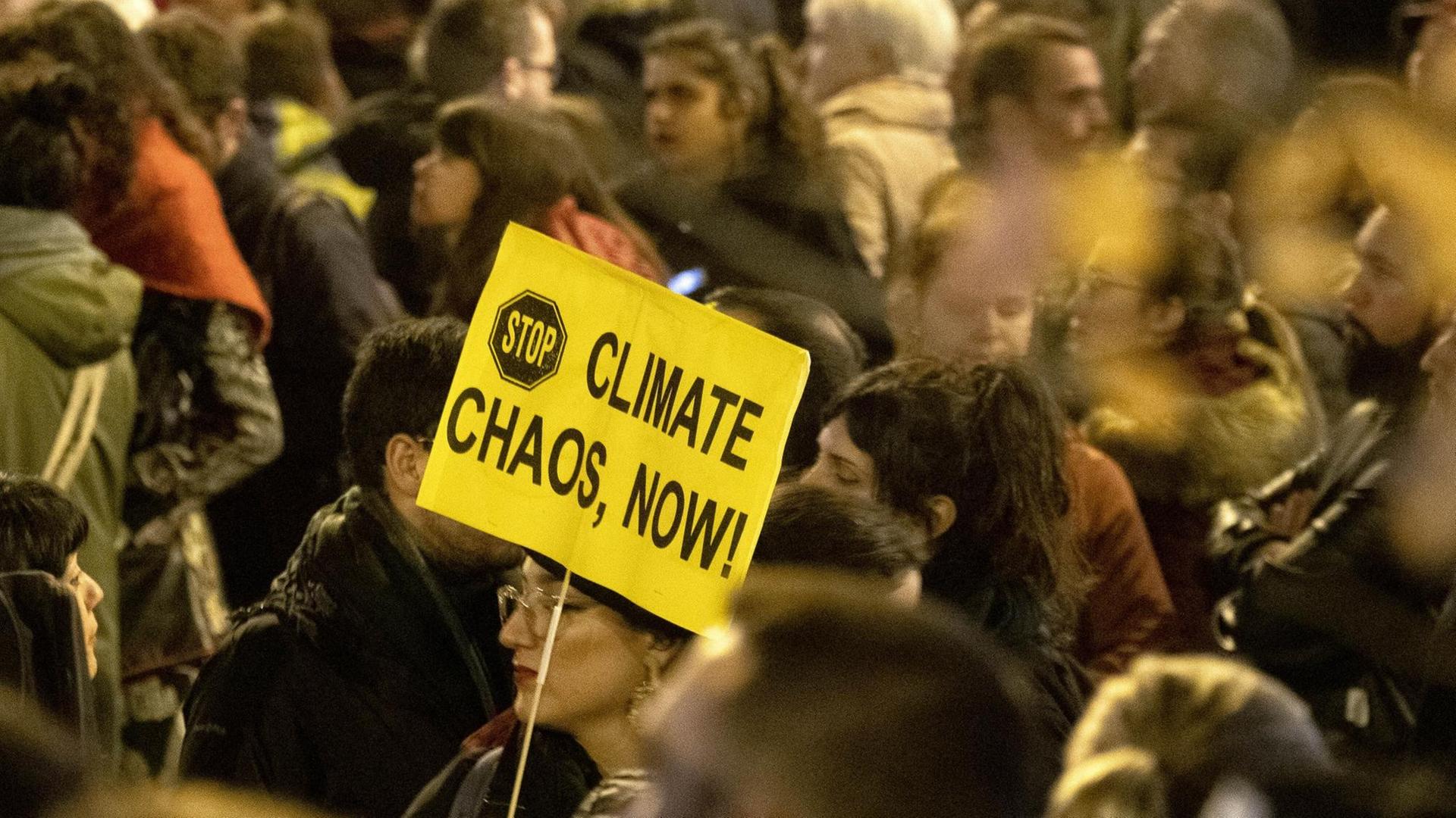 Zehntausende Menschen aus aller Welt demonstrieren am Rande der UN-Klinakonferenz für mehr Klimaschutz. Madrid, 06.12.2019 Zehntausende Menschen aus aller Welt demonstrieren am Rande der UN-Klinakonferenz für mehr Klimaschutz. Madrid, 06.12.2019