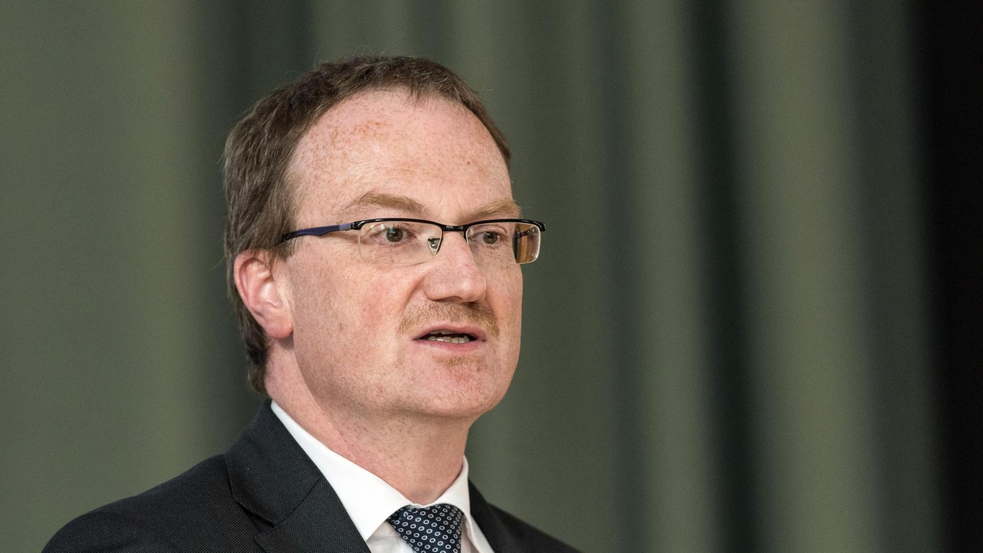 Lars Feld, Wirtschaftsweiser und Leiter des Walter-Eucken-Instituts in Freiburg. Lars Feld, Wirtschaftsweiser und Leiter des Walter-Eucken-Instituts in Freiburg.