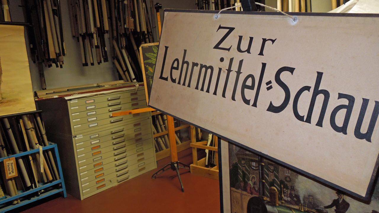 Alte Lehrmittel in der Sammlung des Leipziger Schulmuseums Alte Lehrmittel in der Sammlung des Leipziger Schulmuseums