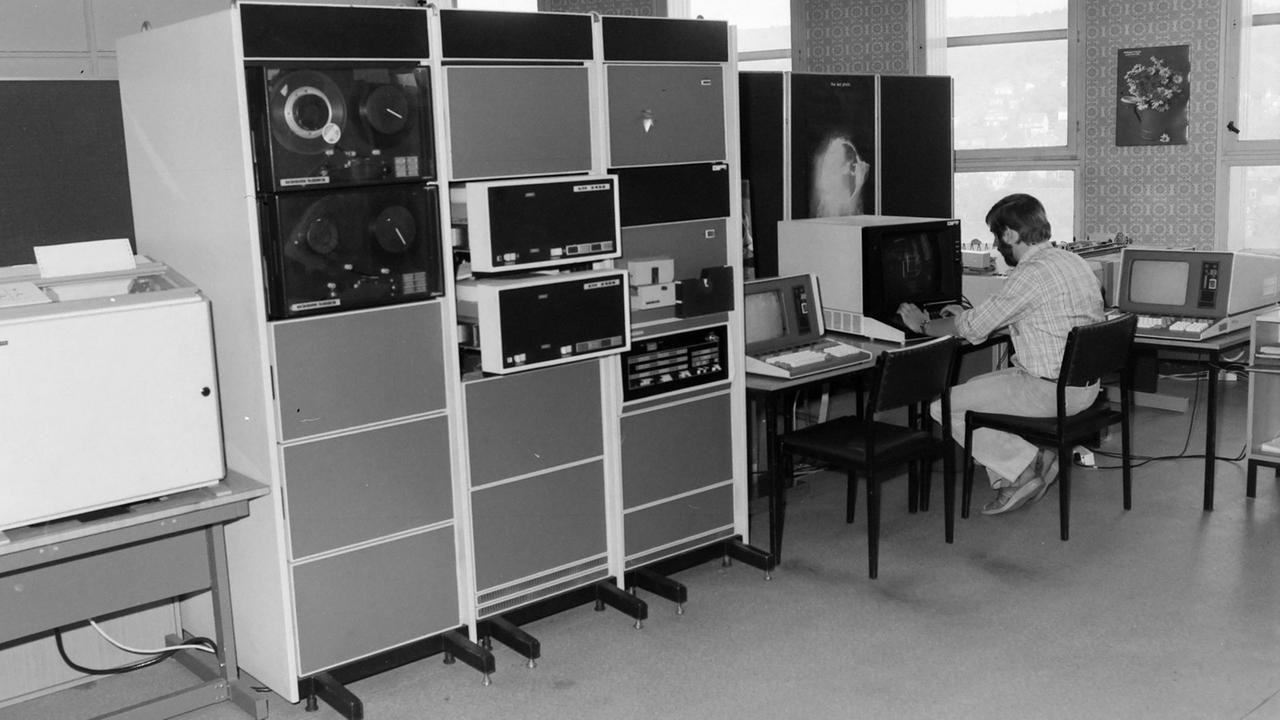 Großrechenanlage an der Sektion Mathematik der Universität Jena, aufgenommen im September 1983