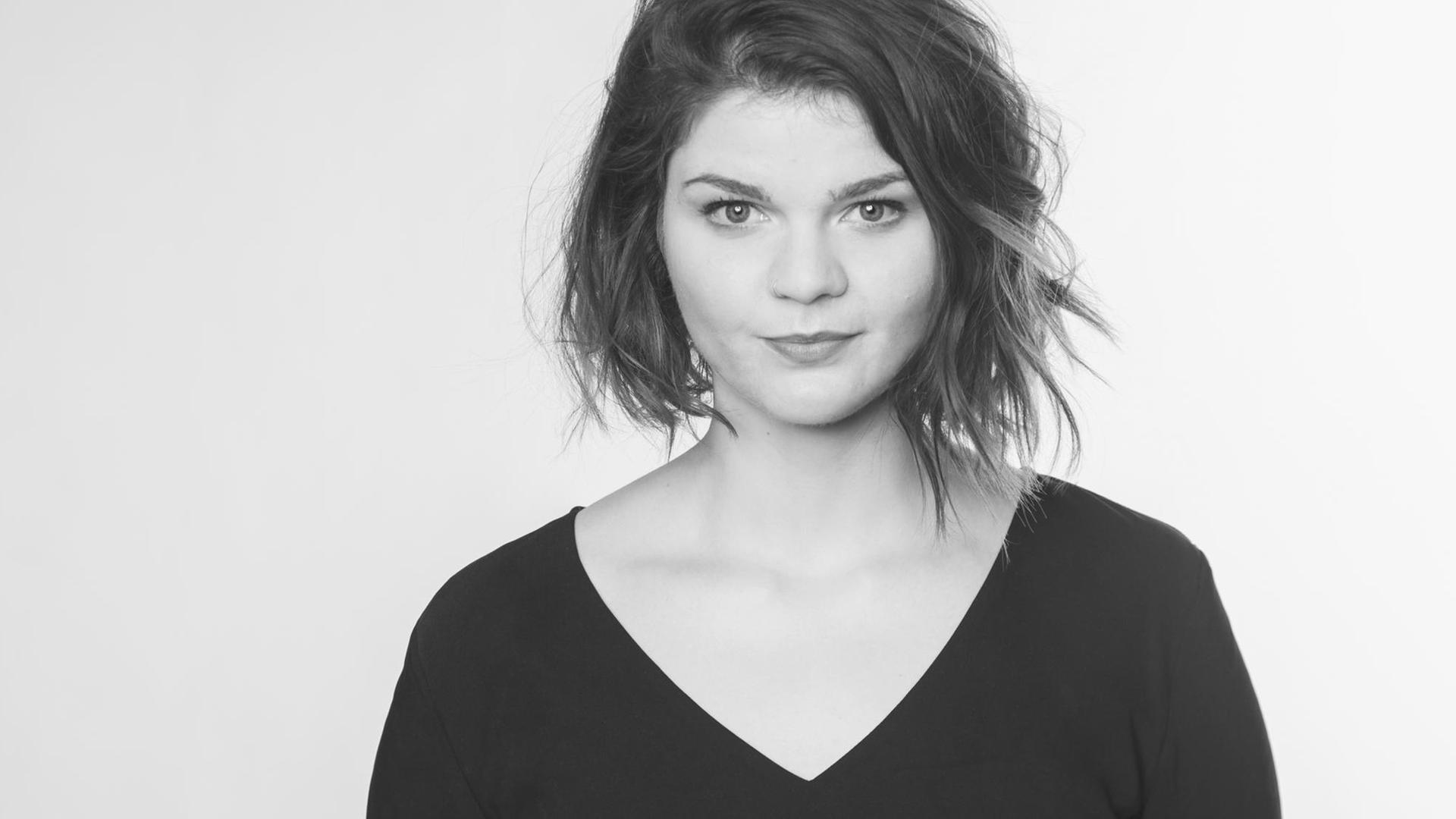 Porträt der Radiomoderatorin Sophie Passmann. Porträt der Radiomoderatorin Sophie Passmann.
