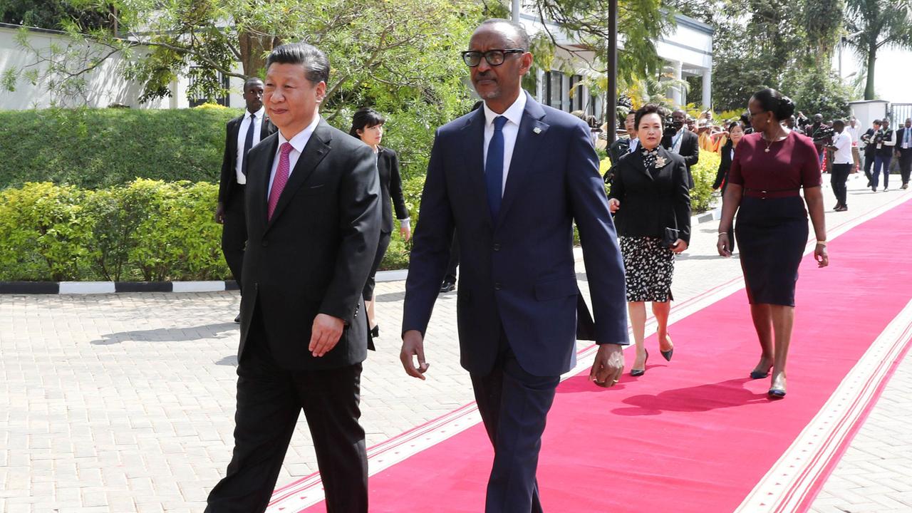 Chinas Staatspräsident Xi Jinping und der Präsident von Ruanda, Paul Kagame
