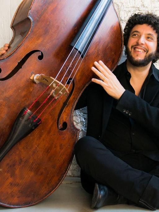 Der israelische Bassist und Komponist Omer Avital