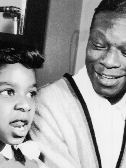 Nat King Cole (1919 - 1965) und seine Tochter Natalie (1950 - 2015)