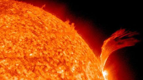 Plasmaeruption auf der Sonnenoberfläche, September 2010: Die Eruption verursachte eine extreme ultraviolette Strahlung.