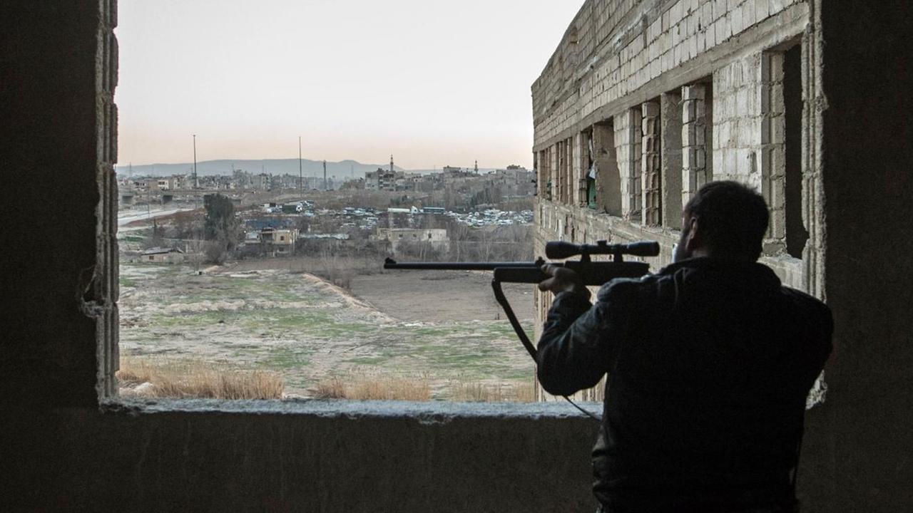 Ein Soldat der Syrischen Arabischen Armee in Damaskus Ein Soldat der Syrischen Arabischen Armee in Damaskus