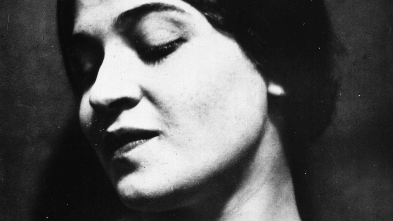 "Tina, rezitierend" nannte US-Fotokünstler Edward Weston seine Porträtaufnahme von Tina Modott 1924