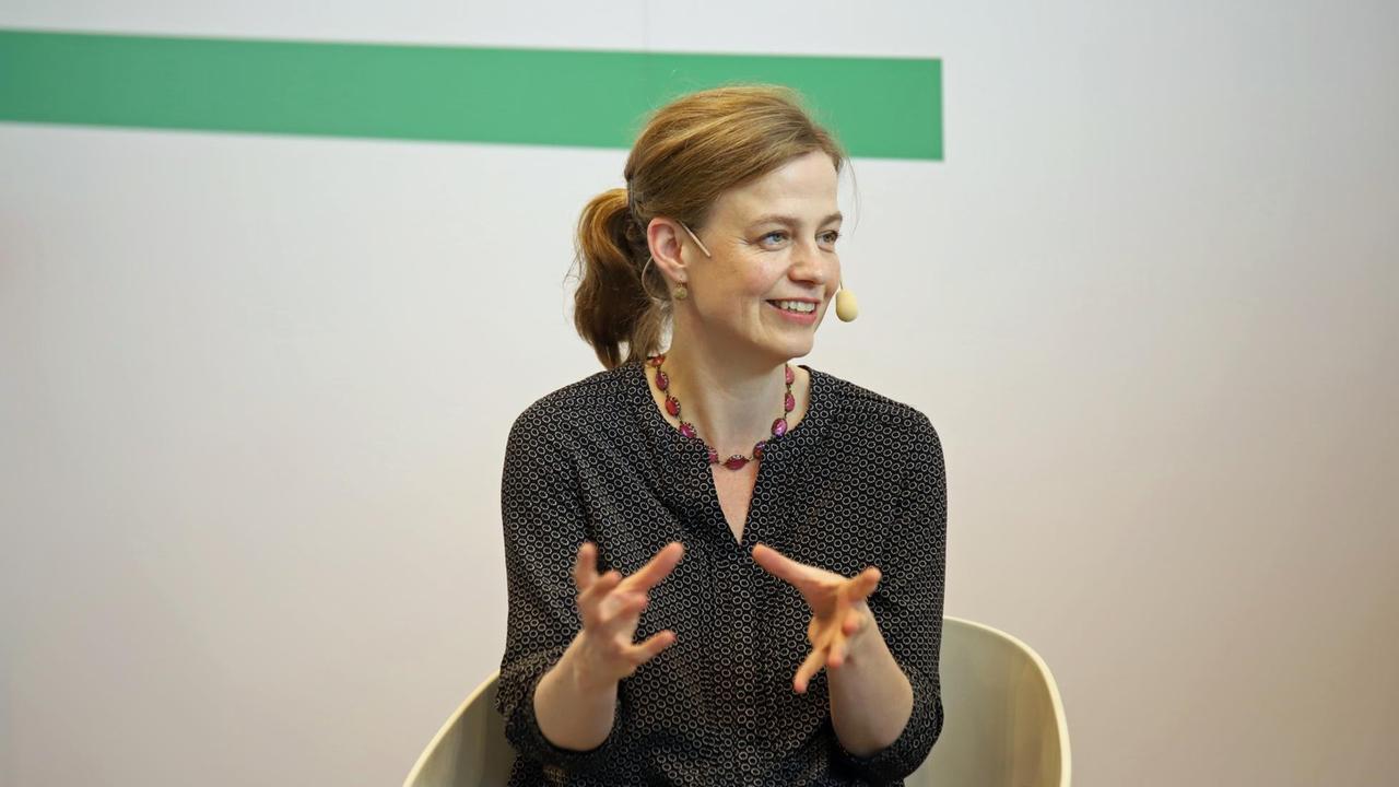 Die Schriftstellerin Mariana Leky auf der Frankfurter Buchmesse 2017 Die Schriftstellerin Mariana Leky auf der Frankfurter Buchmesse 2017
