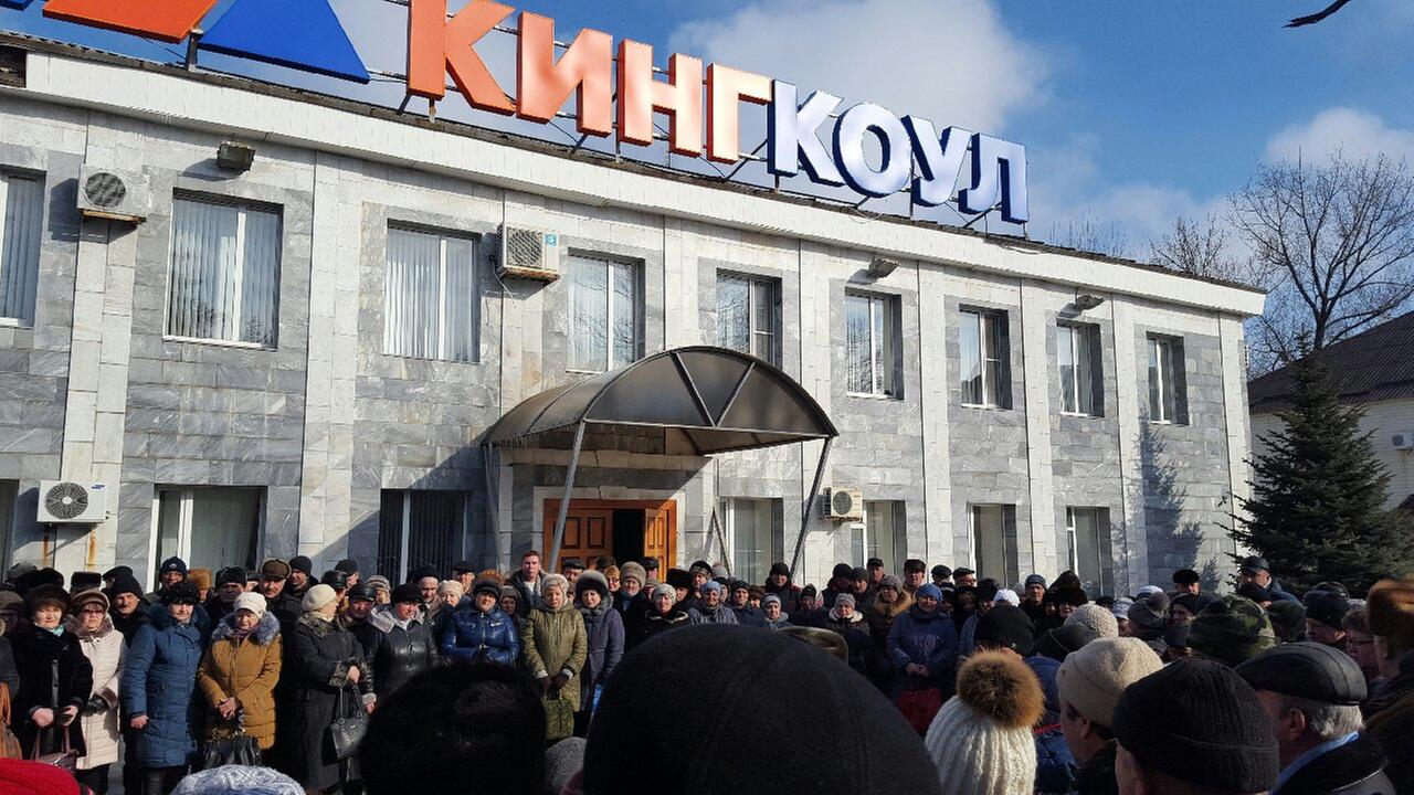 Bergarbeiter protestieren für ihre ausstehenden Löhne im Ort Gukowo im südlichen Russland.