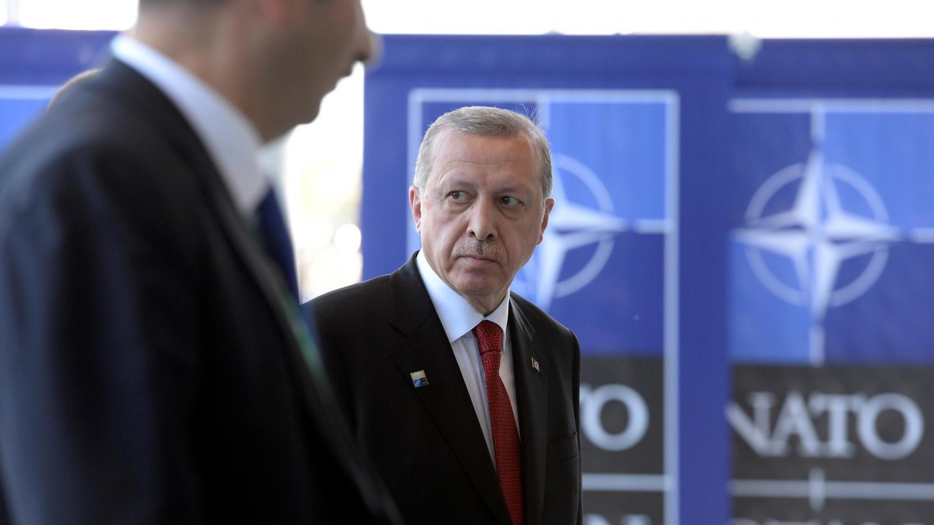 Der türkische Präsident Recep Tayyip Erdogan bei einem NATO-Treffen in Brüssel im Mai 2017. Der türkische Präsident Recep Tayyip Erdogan bei einem NATO-Treffen in Brüssel im Mai 2017.